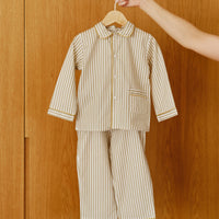 PIJAMA NIÑO OLIVE GREEN STRIPES - COLABORACIÓN MOLIS & CO