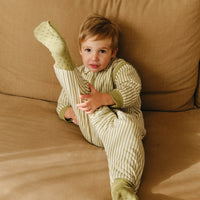 PIJAMA MANTA CON MANGAS Y CALCETINES ANTIDESLIZANTES - OLIVE GREEN STRIPES