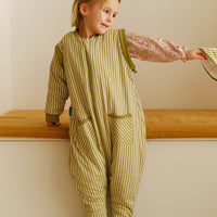 PIJAMA MANTA CON MANGAS Y CALCETINES ANTIDESLIZANTES - OLIVE GREEN STRIPES