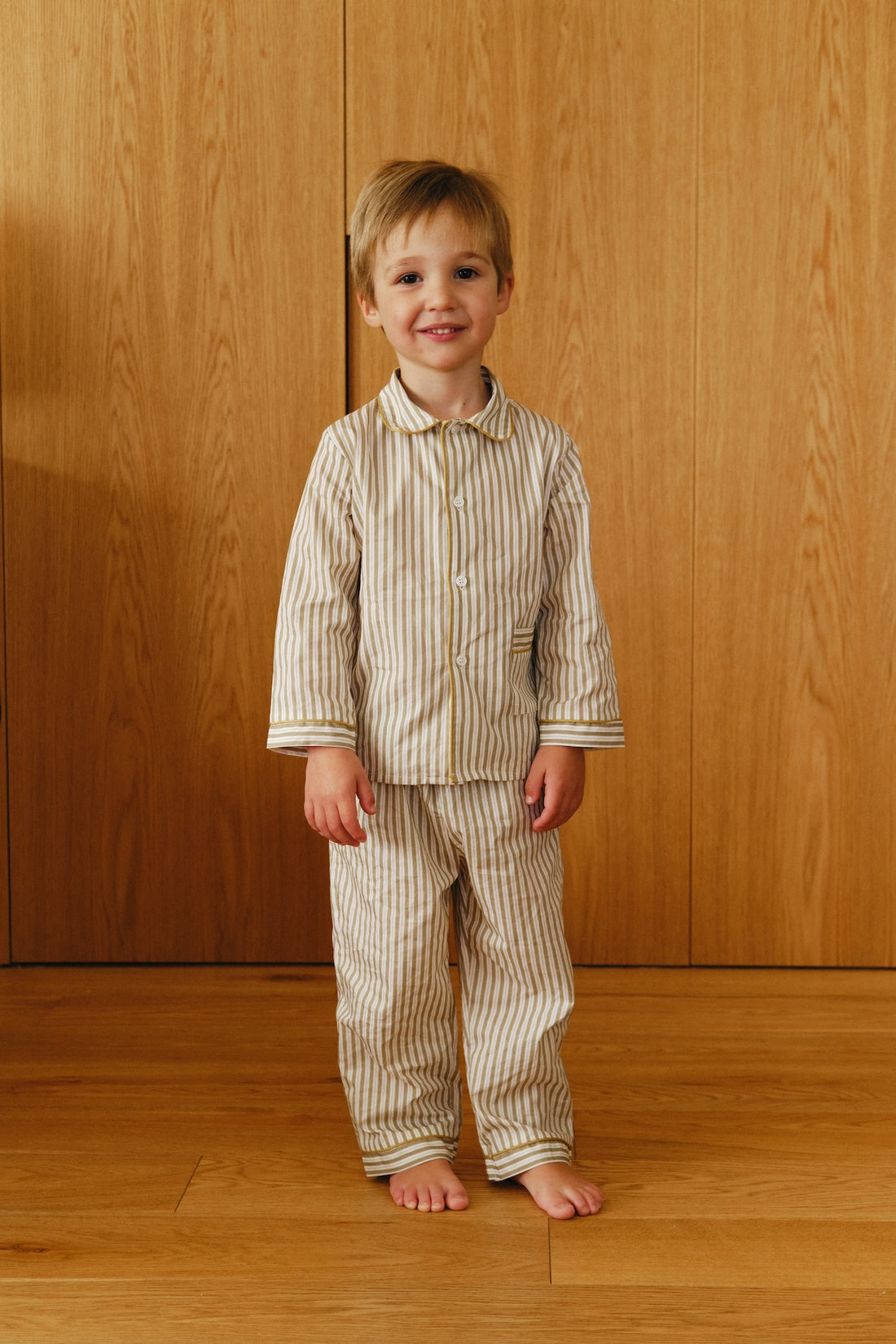 PIJAMA NIÑO OLIVE GREEN STRIPES - COLABORACIÓN MOLIS & CO