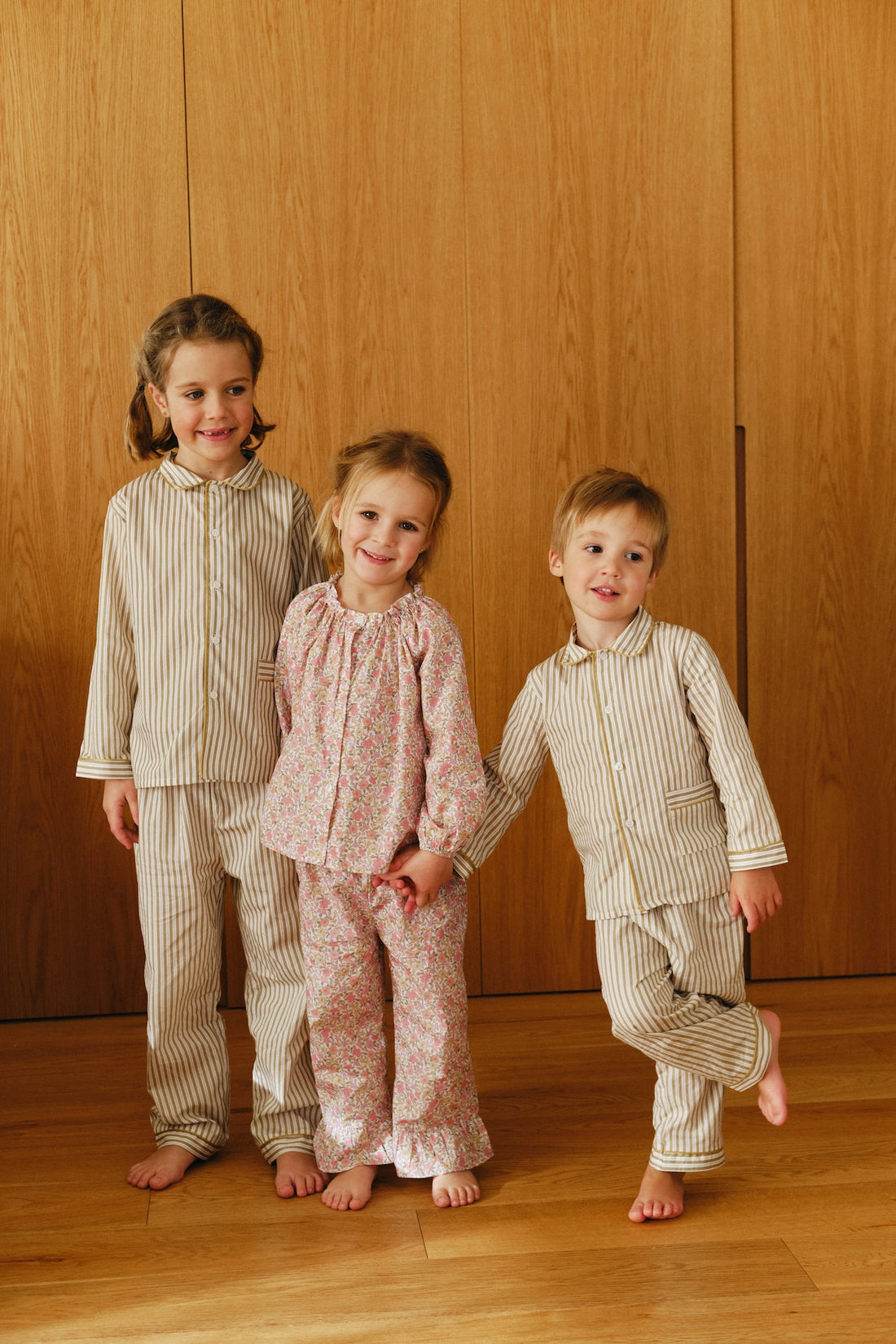 PIJAMA NIÑO OLIVE GREEN STRIPES - COLABORACIÓN MOLIS & CO