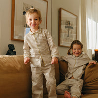 PIJAMA NIÑO OLIVE GREEN STRIPES - COLABORACIÓN MOLIS & CO