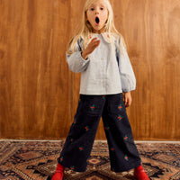 Pantalón Ollie Pana Azul Bordado Flor