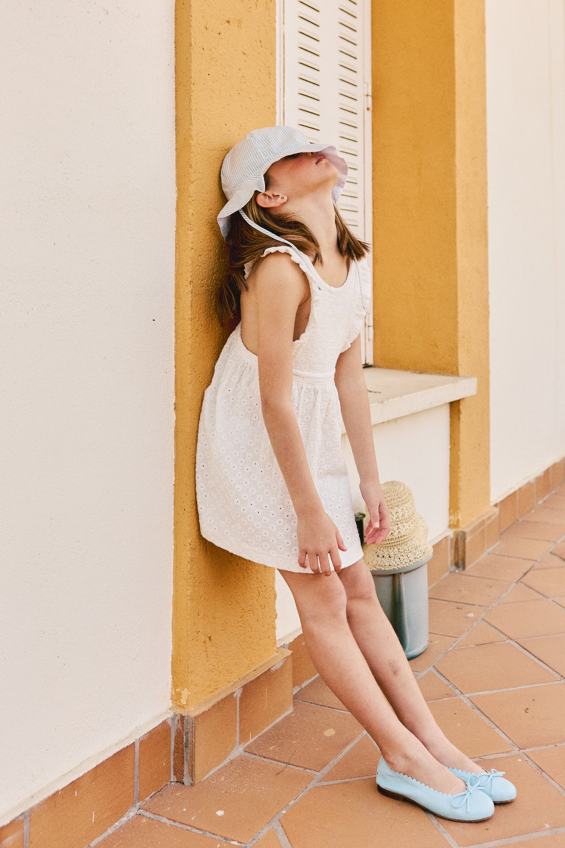 VESTIDO ADELA FLOR BORDADA