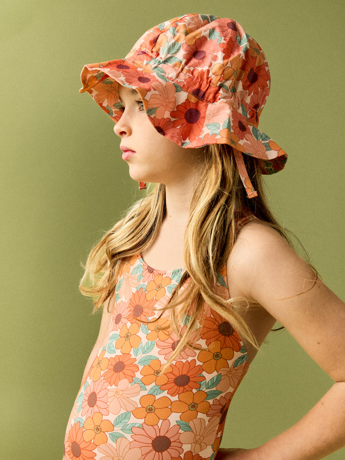 BAÑADOR NIÑA MARGARITAS