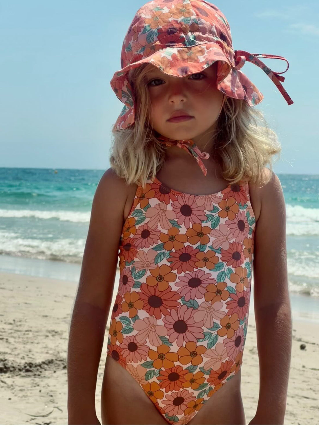 BAÑADOR NIÑA MARGARITAS